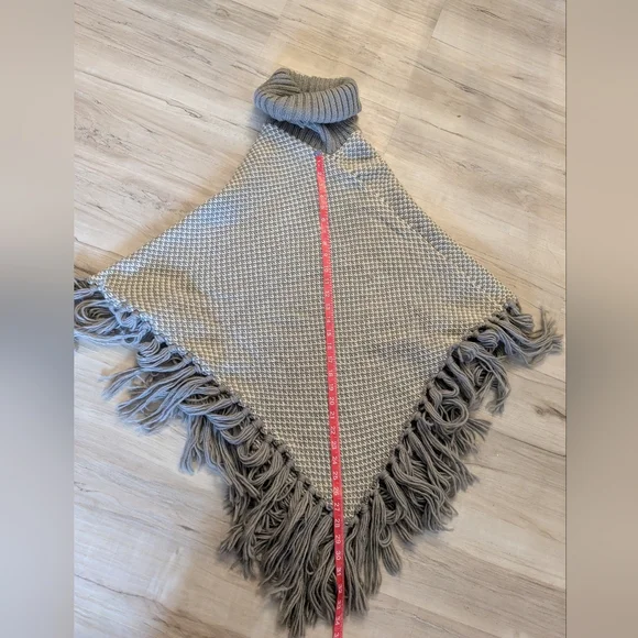 The Limited Gray Knit Fringe Poncho - Picture 3 of 5